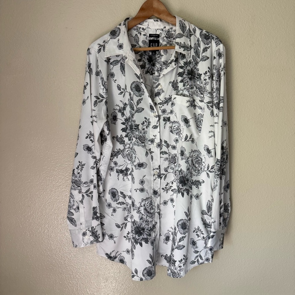 GAP Black and White Floral Button-Down Shirt